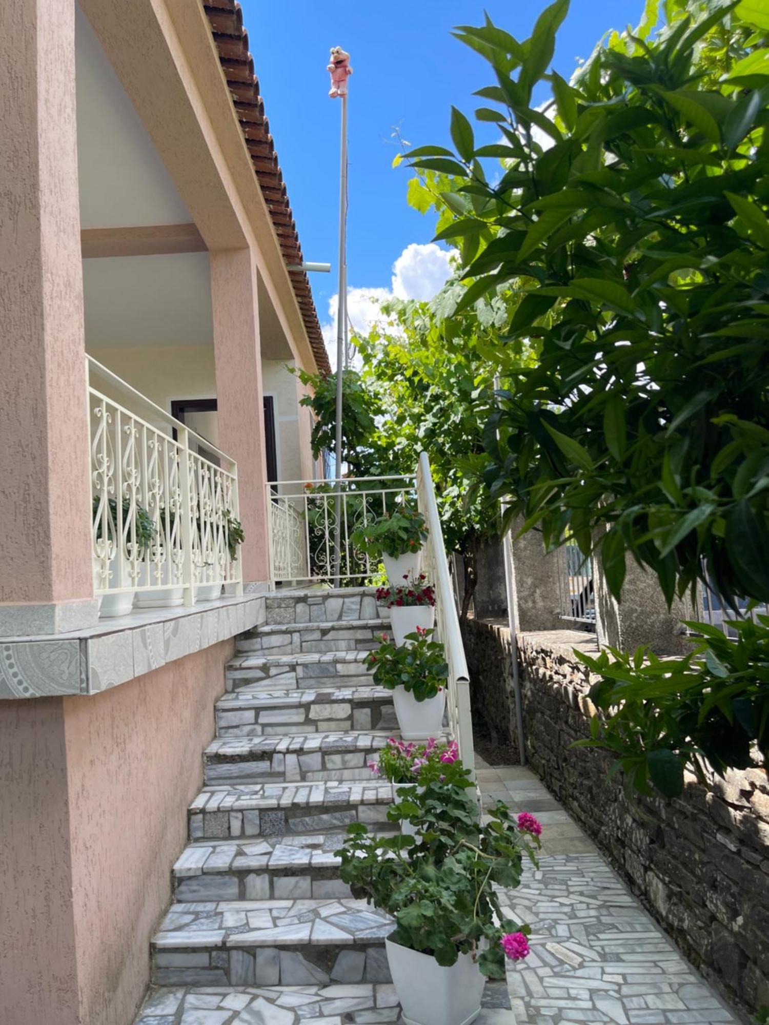 Eljos House Permet Hotel Exterior foto
